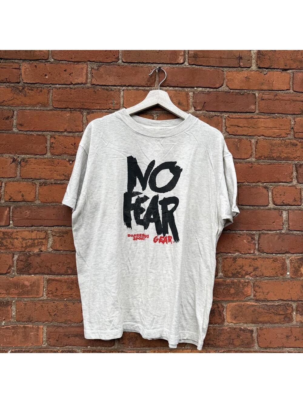 Vintage no fear dangerous goods t shirt 90s/00s L/XL